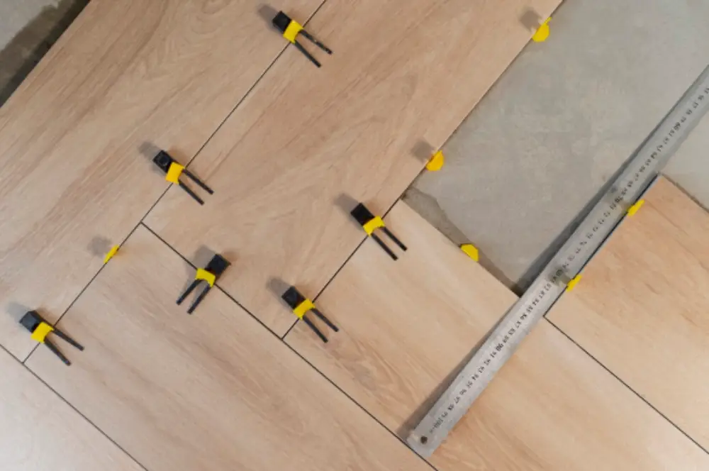  5. إعداد لوحات التشطيب التفصيلية (Interior Details) 